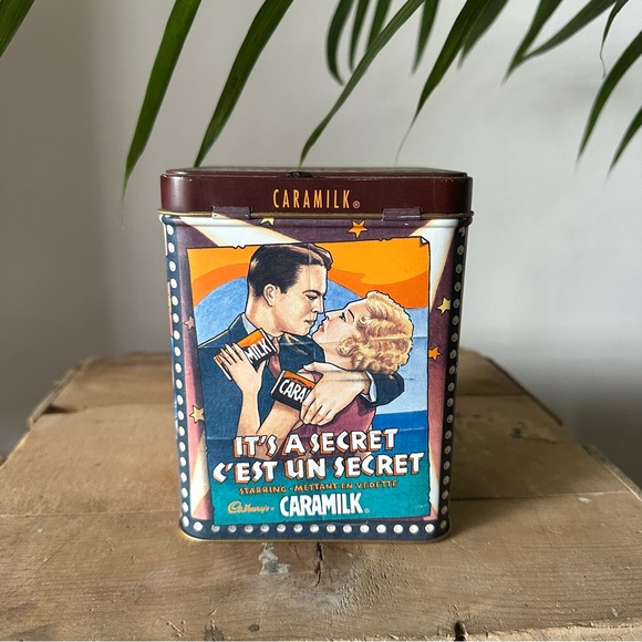 3 for $20 ✨ Cadbury Caramilk At The Movies Collector Hinged Tin. French/English. - Picture 4 of 5
